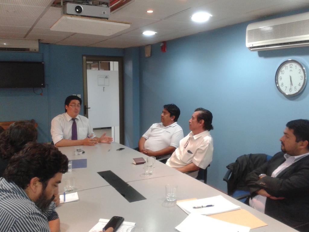 Anarcich's tweet photo. Aqui en reunion con el Subsecretario @huichalaf #radioscomunitariaschile http://t.co/EDo06FjXn9