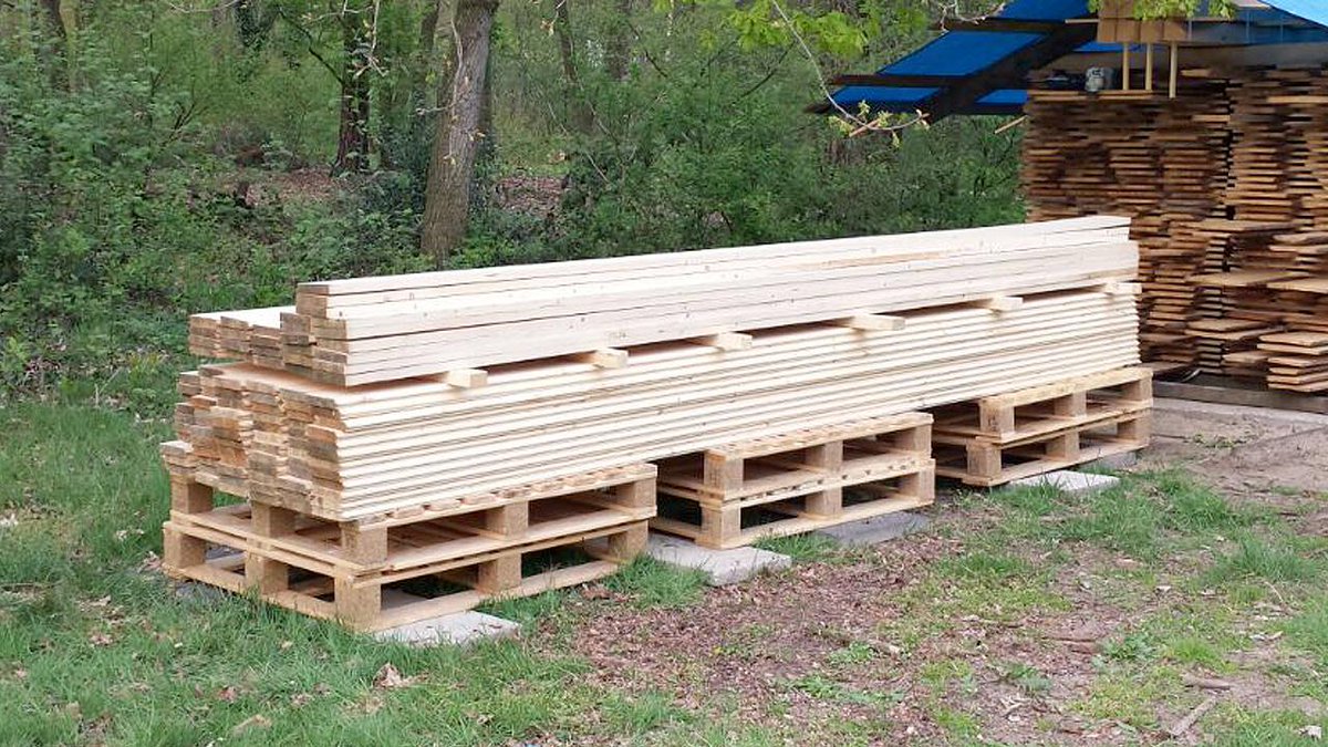 Meilink groep Borculo (meilinkgroep.nl) sponsort hout nieuwe klim- en abseilwand Scouting Borculo.