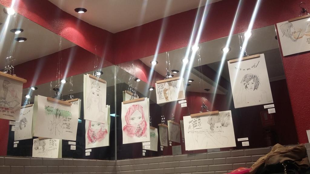 Gracia_iglesias's tweet photo. #Poesia, #música y #pintura en @hardburger66 con #Lamernosconpalabras, Pablo Hernández y #Pimpilipausa http://t.co/ecjYVNgdfC