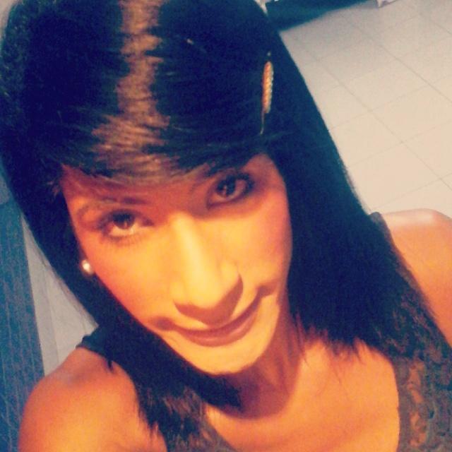 RDubrazka's tweet photo. hola sigame y los sigos  kien TR a esta princesita mas informacion 04143366942 http://t.co/mscVy1p9Sa