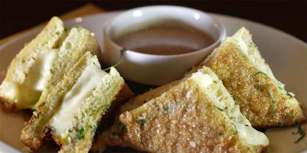 BostonGlobe's tweet image. "We’re here to be part of your family!” says @Mariobatali at the new @BabboBoston: ow.ly/MfC9I