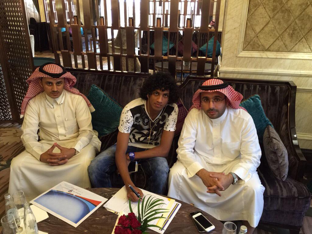 وافقت إدارة #نادي_أبها على بيع عقد اللاعب أحمد الزين لنظيرتها التعاون ليمثل التعاون لثلاث سنوات .