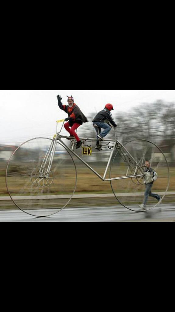 SophieThornhill's tweet photo. Should I put this in my presentation @ramma157 #alternativebikes 😜 http://t.co/ywfAHHOato