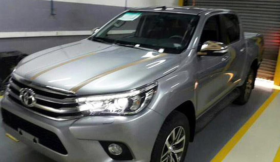 RECAP: New HiLux Revealed Again In Leaked Garage Photos tmrne.ws/1Ke95Lt