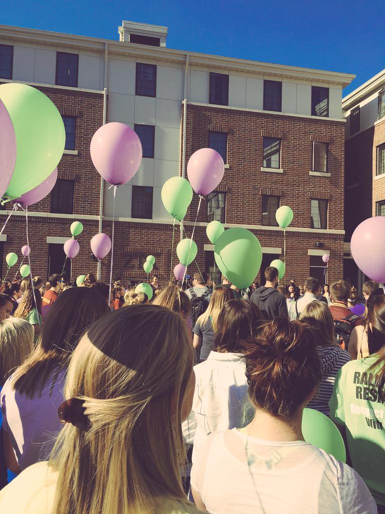 _justdoitPruitt's tweet photo. #RIPHannahWilson ππ http://t.co/f0MmEiij2T