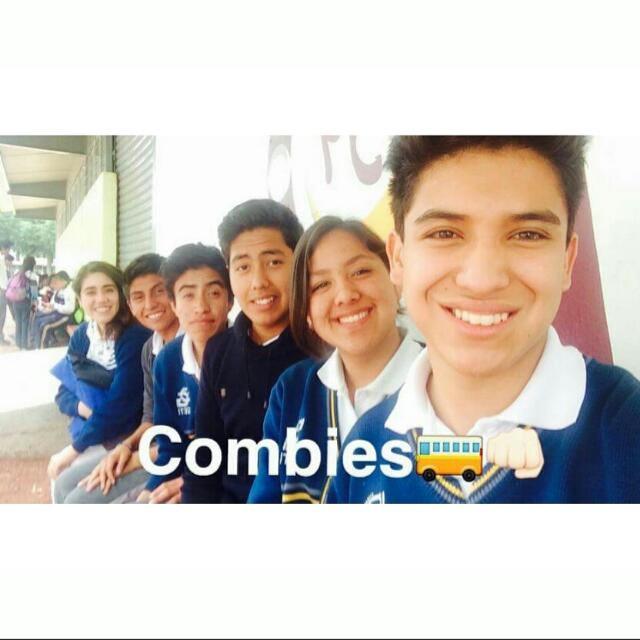 Crisfi1I's tweet photo. Mi barrio me respalda. 👏✋👊😁 #Combies🚃👌👊 http://t.co/yCMhjUn8Am