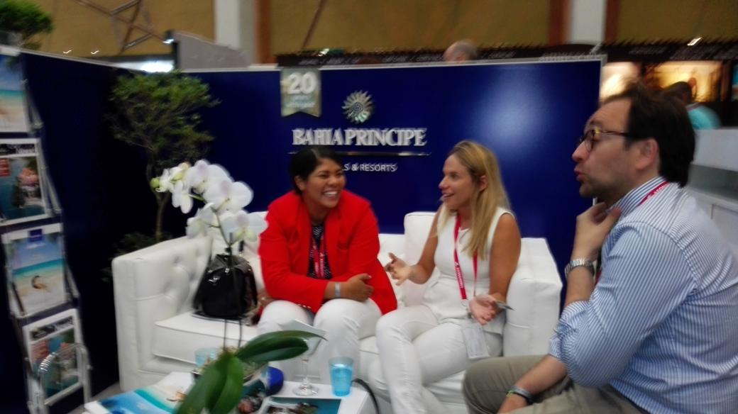 BohioNews's tweet photo. Momentos del #DRDATE2015 con @AerodomRD y @BahiaPrincipe en @BarceloBBR http://t.co/Wg7ht9Op3f
