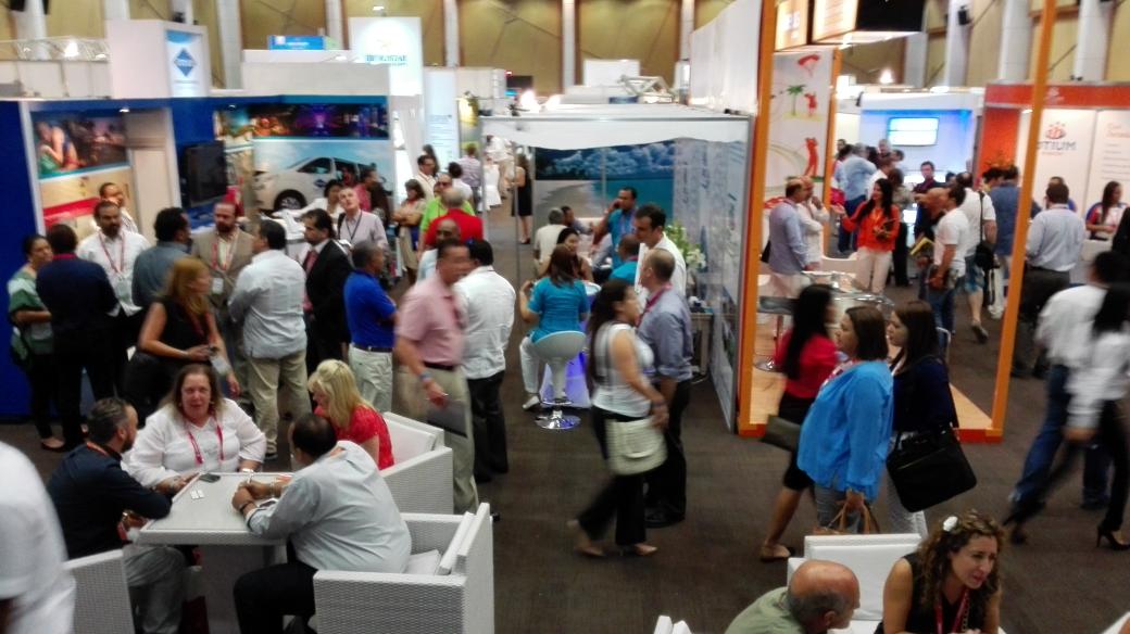 BohioNews's tweet photo. Momentos del #DRDATE2015 con @AerodomRD y @BahiaPrincipe en @BarceloBBR http://t.co/Wg7ht9Op3f