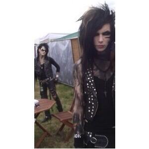 SoulcssDeath's tweet image. "I'm such a good photoboomer"