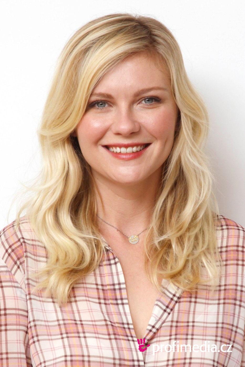 Happy birthday Kirsten Dunst!!aktris ini berusia 33 th thn ini :) 