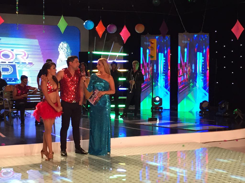 tcsoyelmejor's tweet photo. Regálale un RT a @EmilioPinargote. ¿Sabes? Se llevó una felicitación por parte de @CYeseneaMendoza. | HT #ElVideoVIP http://t.co/ZYhn1Anrni
