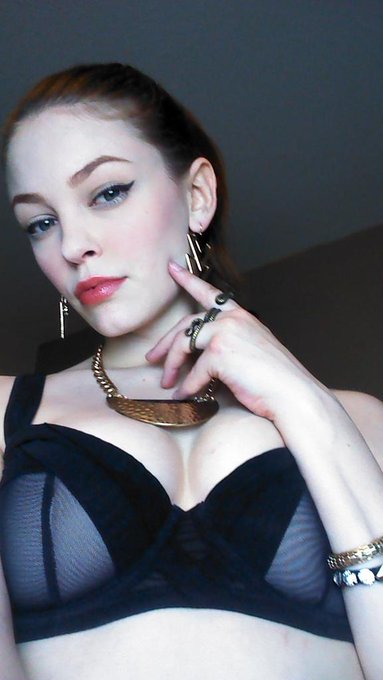 Live on @realfreewebcams until 11:30 pdt http://t.co/UbhzBKIgdz<a class="tags" target="_blank" title="On Twitter" href="/?out=eyJ0eXAiOiJKV1QiLCJhbGciOiJIUzUxMiJ9.eyJpYXQiOjE3MjA3MjM2MjAsImlzcyI6InR3cG9ybnN0YXJzLmNvbSIsIm5iZiI6MTcyMDcyMzYyMCwiZXhwIjoxNzUyMjU5NjIwLCJyZWRpcmVjdF91cmwiOiJodHRwczovL3R3aXR0ZXIuY29tL3JlYWxmcmVld2ViY2FtcyJ9.wecE4W0vJsDqualBjUbOUEwgNtcT3g6T36AFzxIZ0lSevbrsPYit1tJ-EhzRibUvp40mF-Ujw4W9H8GdOoSX3w">@realfreewebcams</a><a href="/tag/manyvids"class="tags"><span>#manyvids</span></a><a href="/tag/mvsales"class="tags"><span>#mvsales</span></a>
