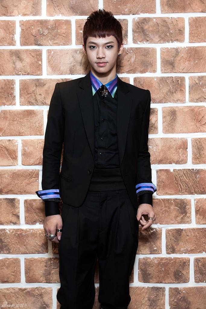 neva4get_urself's tweet photo. 🌸🌻🌼🌹 #CCLOWN #CROWNS #ForeverWithCClown 🌹🌼🌻🌸 http://t.co/fAatEloRud