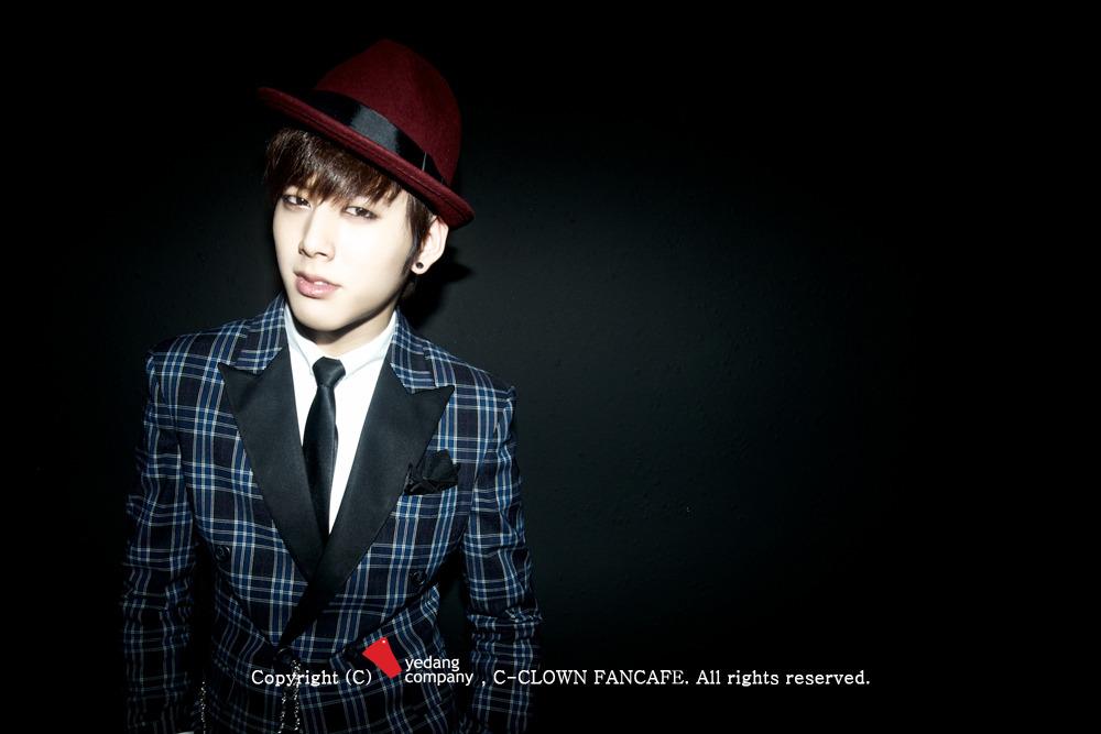 neva4get_urself's tweet photo. 🌸🌻🌼🌹 #CCLOWN #CROWNS #ForeverWithCClown 🌹🌼🌻🌸 http://t.co/t60OcBeAyA