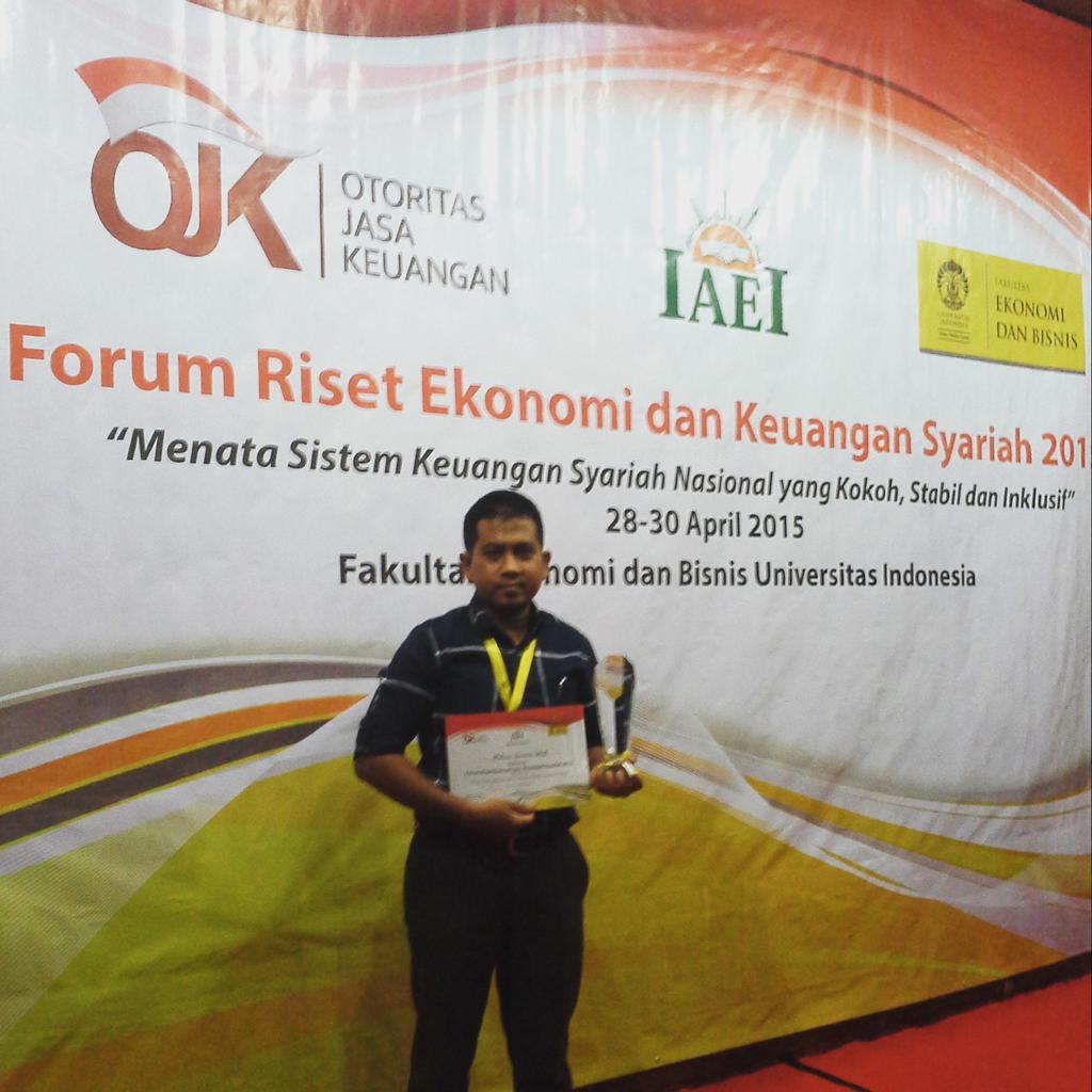 Dosen FEBI UIN jd finalis dlm Forum Riset Ekonomi &amp; Keuangan Syariah 2015 #OJK #UI <a href="/Sya_ArRaniry/">FAK.SYARIAH & EKIS</a> <a href="/Araniry/">UIN Ar-Raniry Banda Aceh</a>