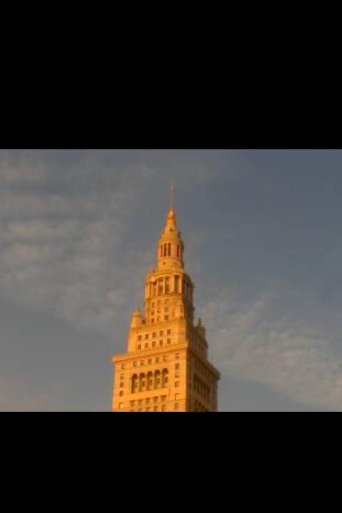Terminal Tower CLE tweet media