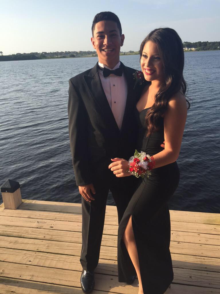 prompics2k15_'s tweet photo. Simple &amp; Classy 😏💅🏼 #Prom2k15 ✨ 
(@dianarivas3) http://t.co/AkhtZ7lvjb