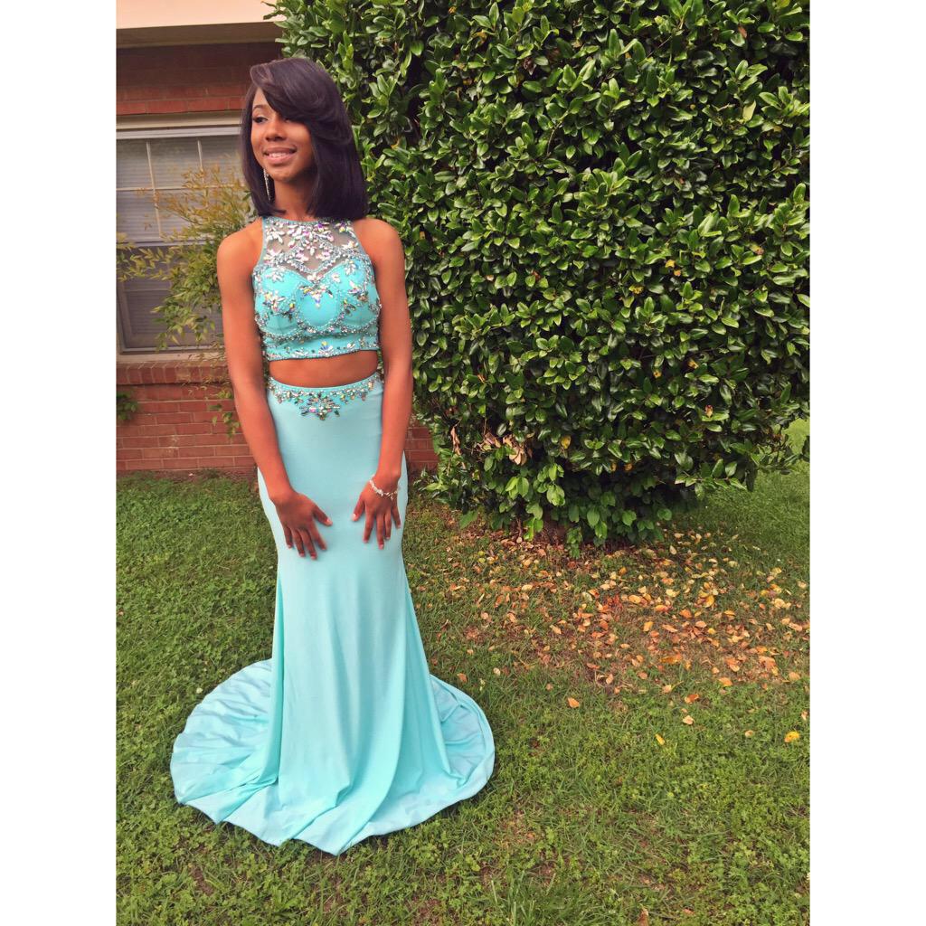 prompics2k15_'s tweet photo. Beautiful Dresses 💕 #Prom2k15 ✨
(@AemoLove) http://t.co/utggwUajnJ