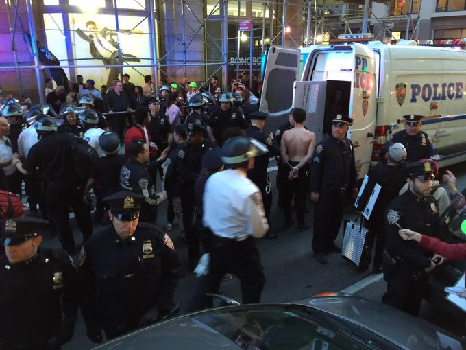 View image on Twitter