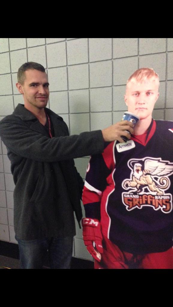 allisonjasperse's tweet photo. Teemu mo dank #GoGRG http://t.co/y9JhvnnOZ3