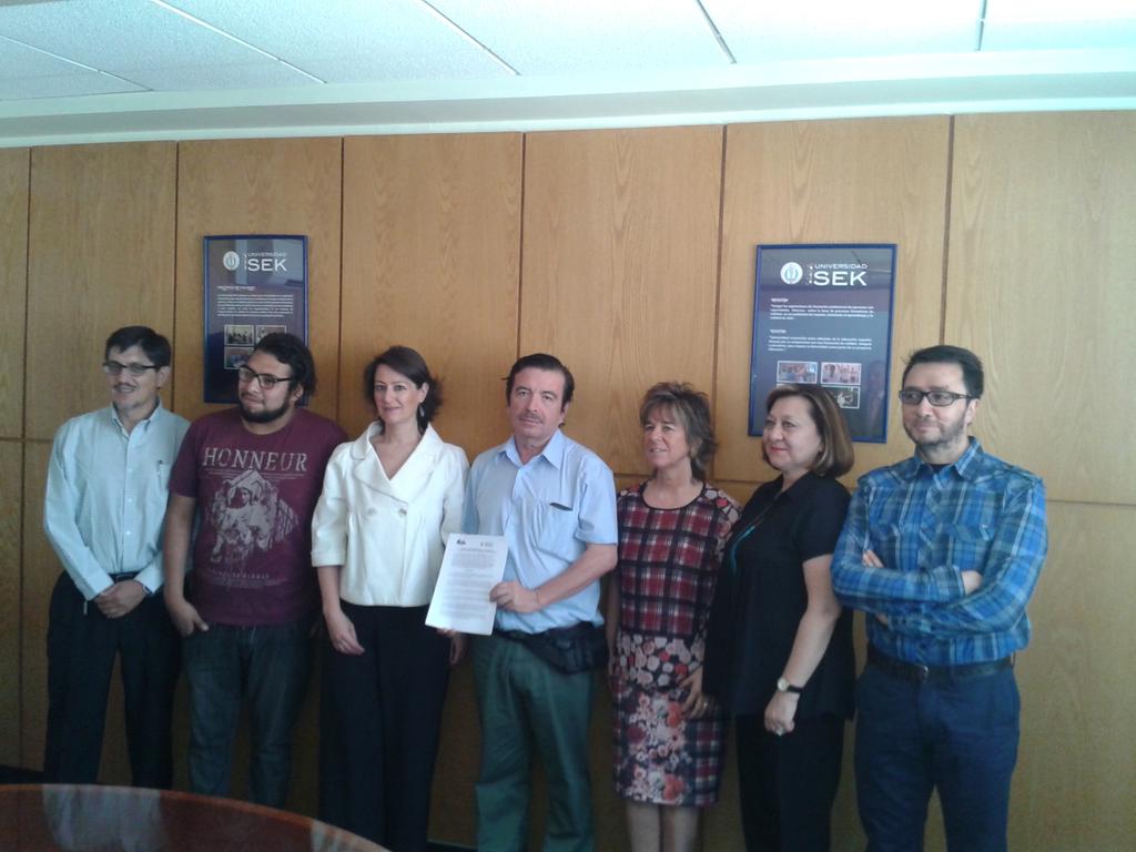 Anarcich's tweet photo. #Anarcich logra importante acuerdo con Universidad Sek. Aqui una imagen @USEK_Chile http://t.co/eVsclkvmN8