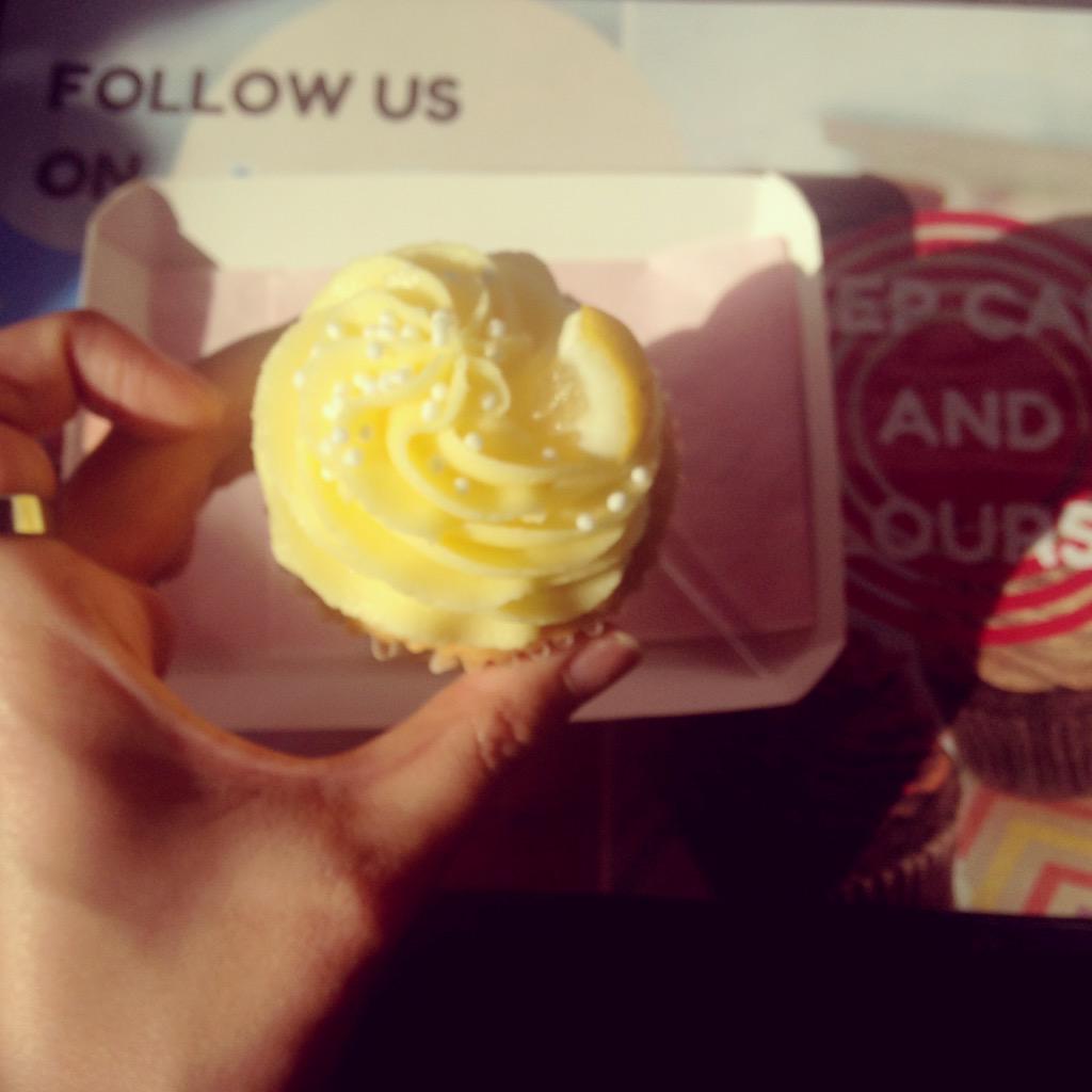 モナークカップケーキ