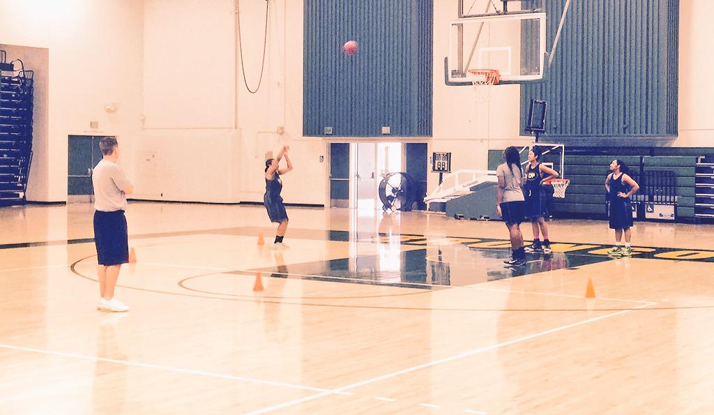 CoachBishop3's tweet image. The mid-range game is a lost art. All Spring is All Mid J's.  #MidRangeGame=Higher%Shot  #SoIsUsingTheGlass