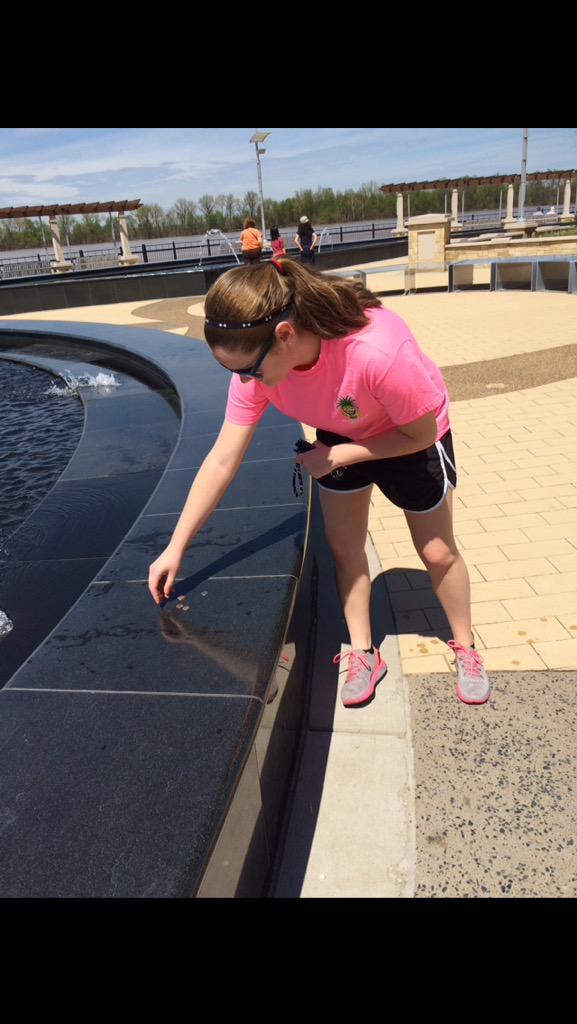 abby_m23's tweet photo. Leaving pennies on a fountain with Katherine Rowe and @arnold_katelynn #DCHSNHS http://t.co/Jk5eJvMuuK