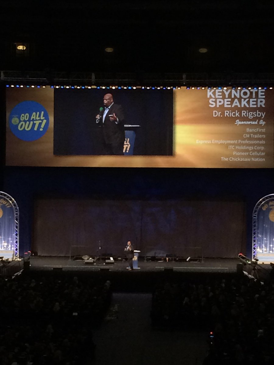 valliantffa's tweet photo. Listening to Dr. Rick Rigsby inspire us Go All Out! #okffa15 @FFAOK #goallout http://t.co/iHGxOApwTi