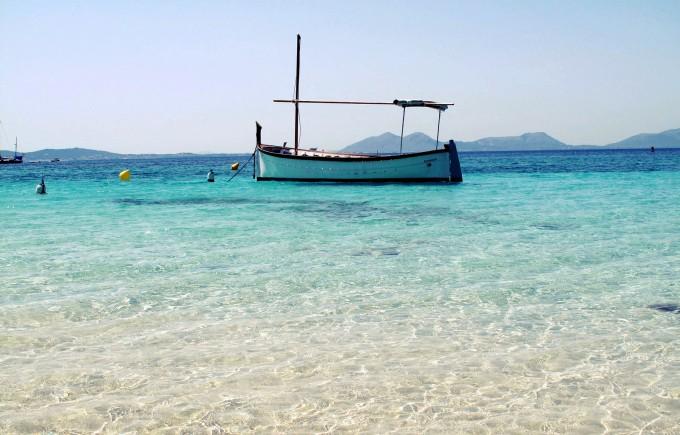 sebasortega2's tweet photo. 👫✈🏊🏄🌞 @raquelrdguez http://t.co/YnbZuxt0sF