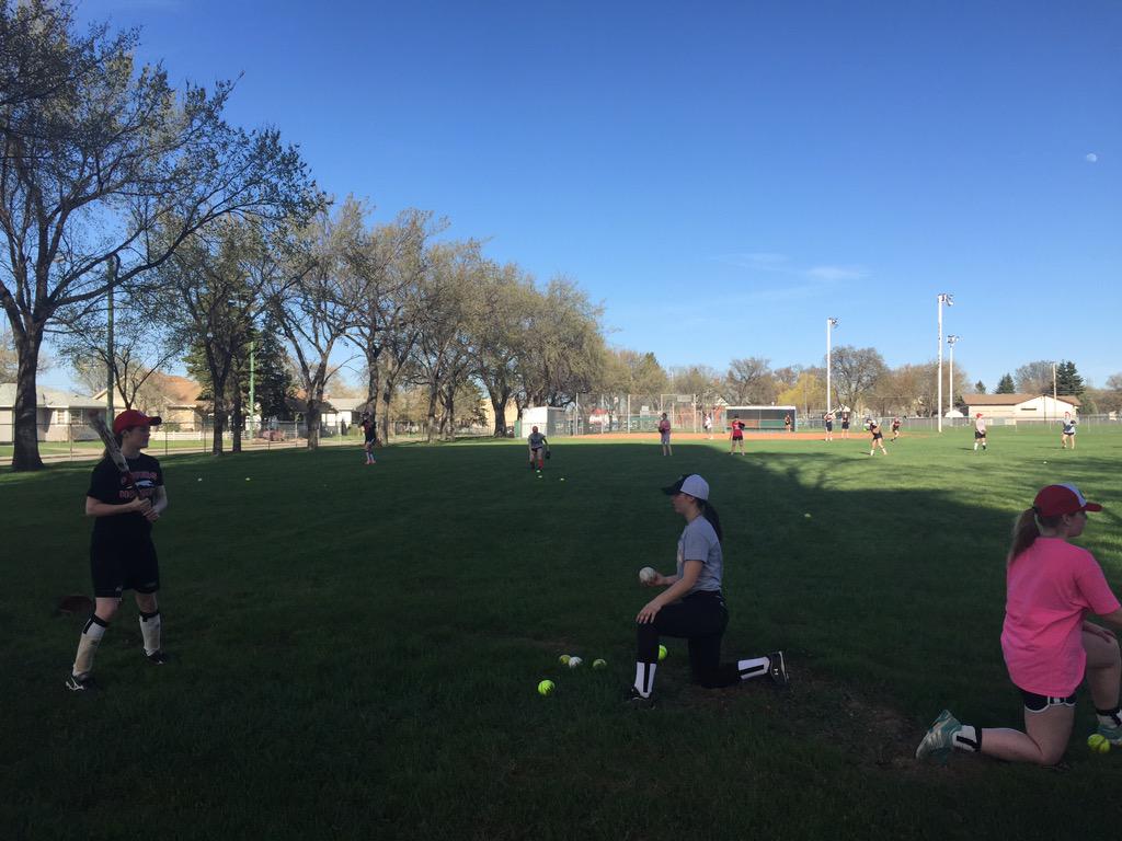 NDHoundsHockey's tweet photo. Hounds Softball had a great practice in Moose Jaw getting ready for the season! #HoundsSoftball http://t.co/B1RMFHgLTy