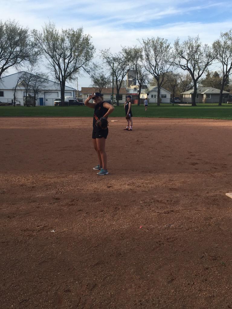 NDHoundsHockey's tweet photo. Hounds Softball had a great practice in Moose Jaw getting ready for the season! #HoundsSoftball http://t.co/B1RMFHgLTy