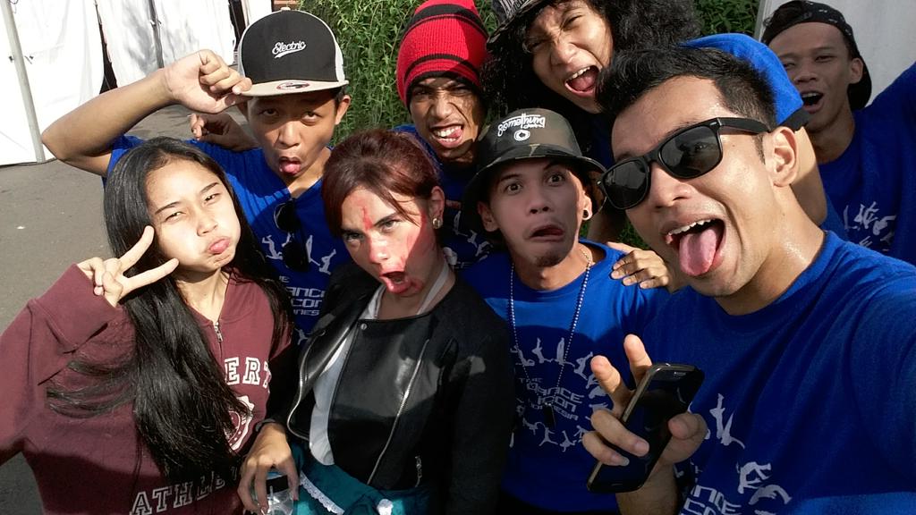 Jiahh.. Bucked nya <a href="/DazeStop/">Daze a.k.a Adam</a>: at inbox <a href="/SDC_Bandung/">StopLess (StopDance)</a> <a href="/SDCLovers_NTB/">Stop Dance! ❤</a> <a href="/StopdanceCrew/">Stop Dance Crew</a>