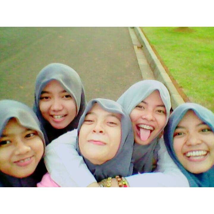 ed1a0622f26f437's tweet photo. Sore hari 29.04.15 😍😘😚kenangan bebangetan bareng kaliaaaaaaaan ❤❤❤ @henisunengsih @mncungg @Desty_ntii @Dnprwntyy http://t.co/4NnkzTgrz9