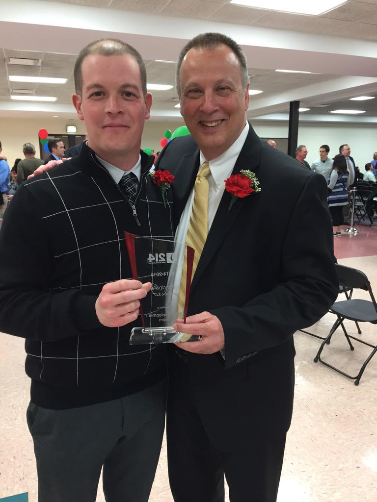 PHSComputerGuy's tweet image. Hennig and Novak accept the Principals award for the IOS app development classes.