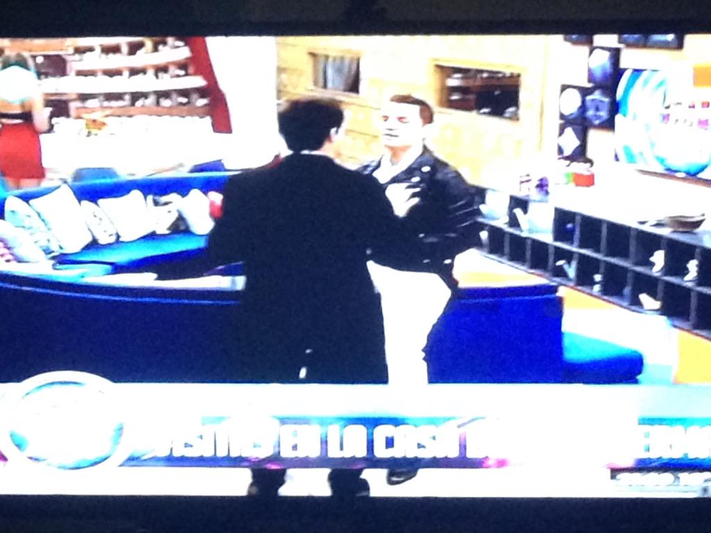 AngeldebritoOk's tweet photo. Para que fueron los famosos? http://t.co/jbs48mUh6R