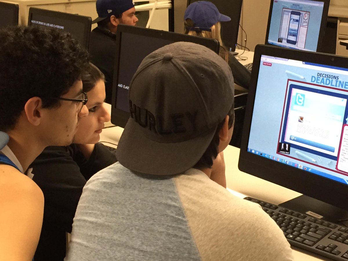 realestatewritr's tweet photo. @samanthagrant Watched @afragiletrust in class today and played @DOD_game http://t.co/okLf3m5IKj