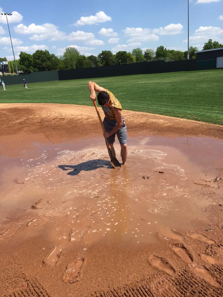 harrison_t_'s tweet photo. When you trynna play baseball but the weather don't agree 😒 #AnklesDeep😂 http://t.co/re2DDwsLKc