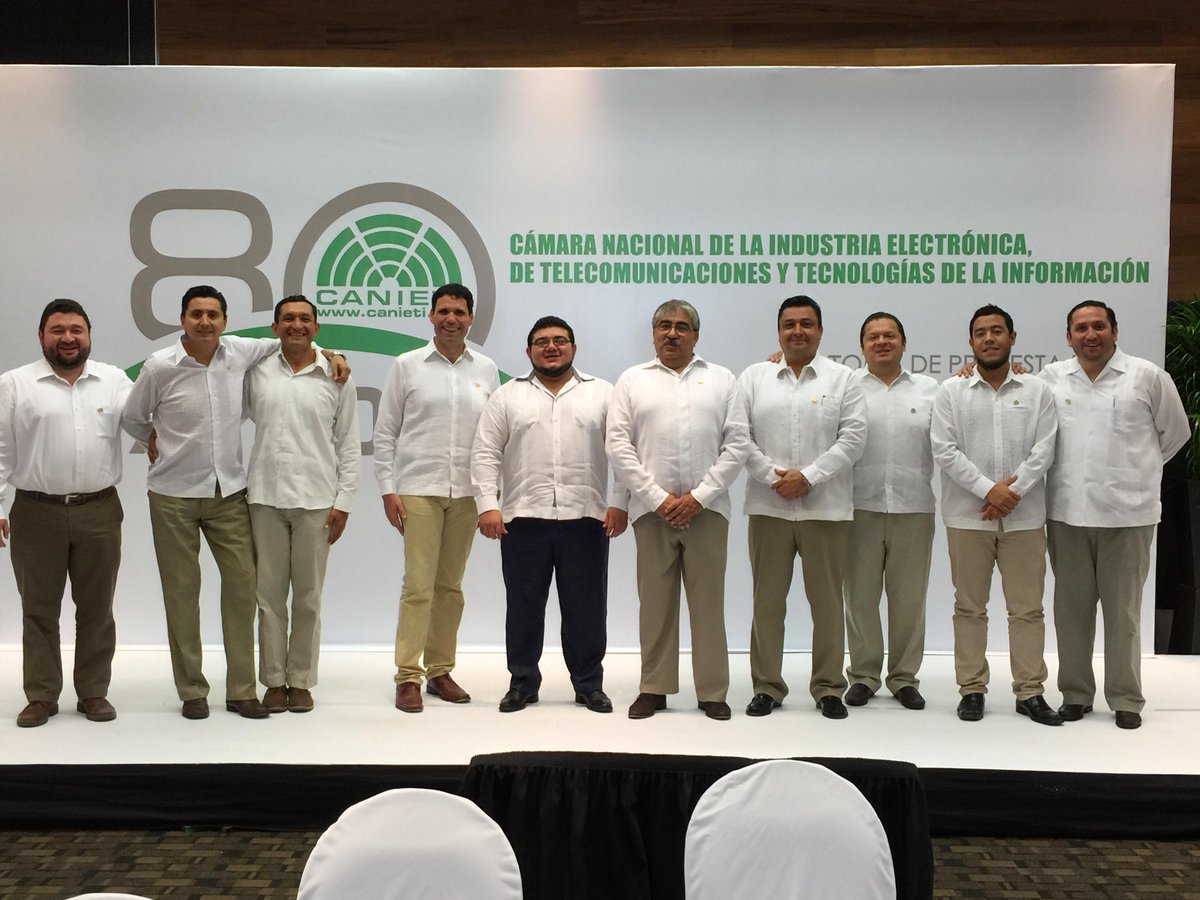 CANIETI_Sureste's tweet photo. Mesa Directiva Regional Sureste 2015 - 2016 de CANIETI http://t.co/ifR7V3Ed2B