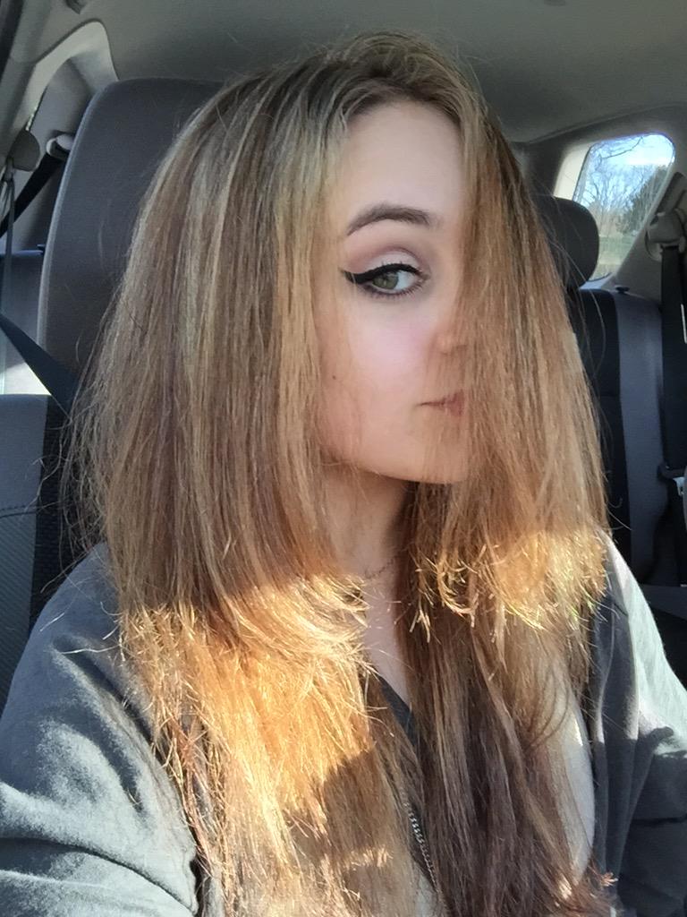 Casey_Haunter's tweet photo. This was my hair yesterday and kind of in the sun. Is this what #BombshellLife feels like? http://t.co/HrdIqgEG45