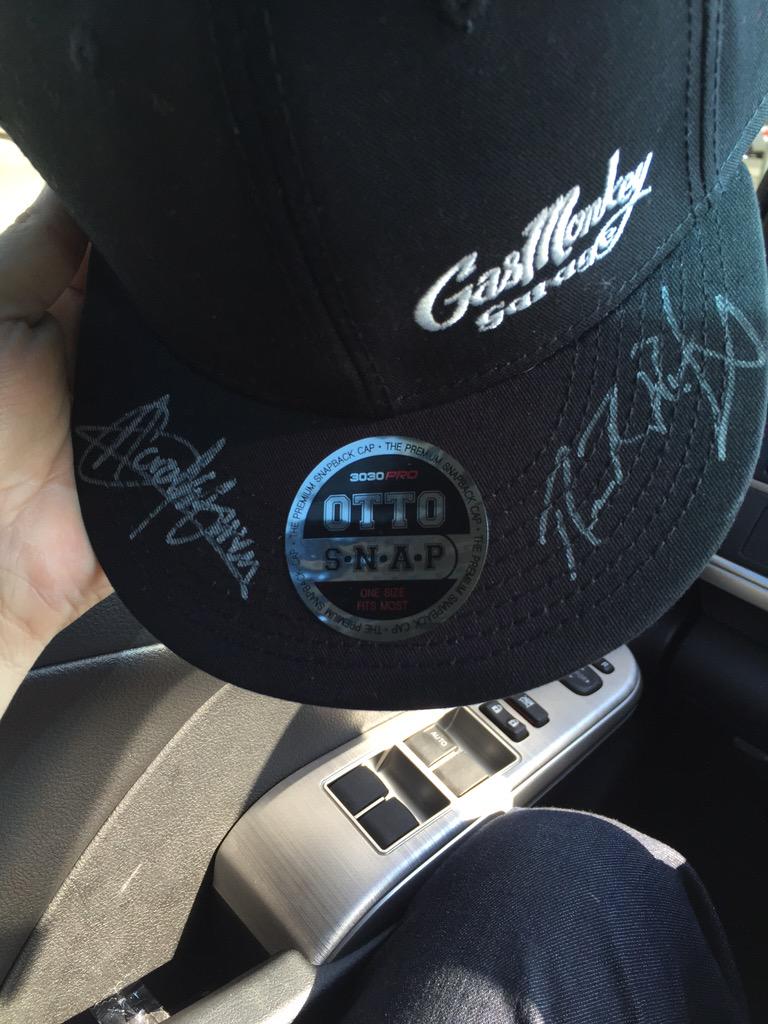 itz__manny's tweet photo. @RRRawlings Richard thank you for the autograph on the cool hat from the shop. I really appreciate it. http://t.co/LZ1eTDe23J