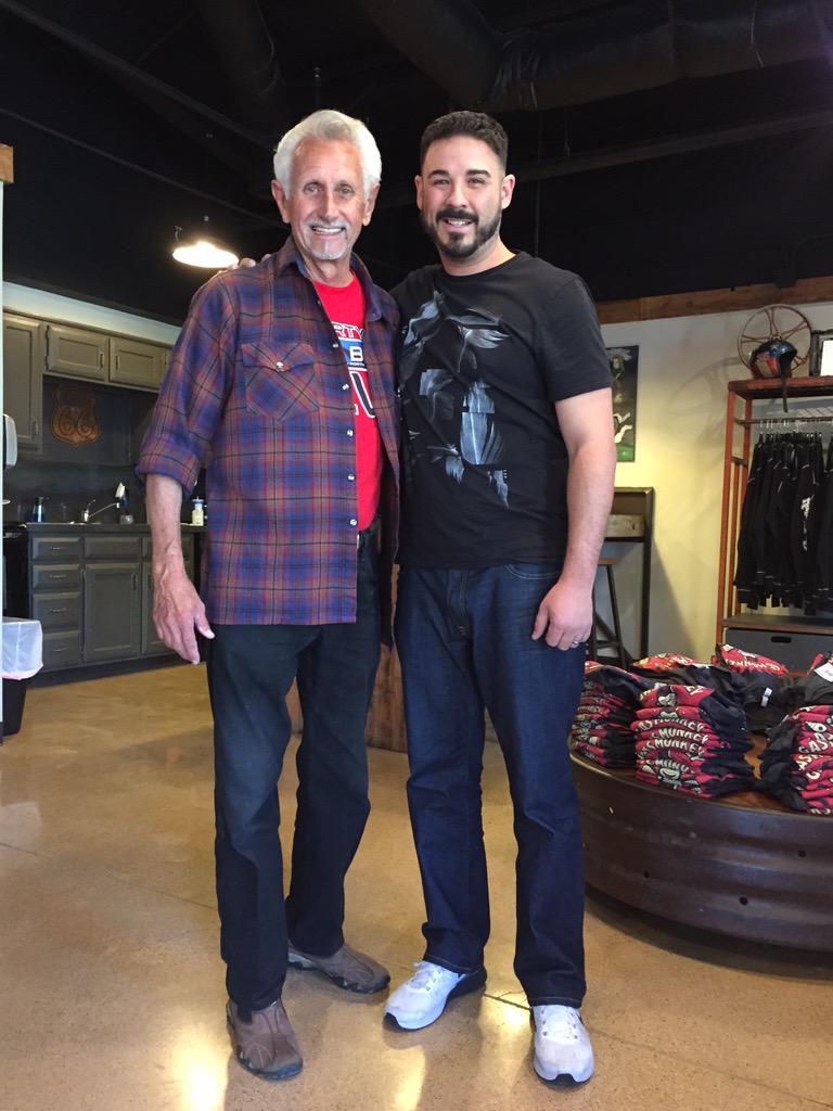 itz__manny's tweet photo. @GasMonkeyGarage met this super cool cat at the shop. He was very nice to me and the kids. @RRRawlings http://t.co/PDsjm161MC
