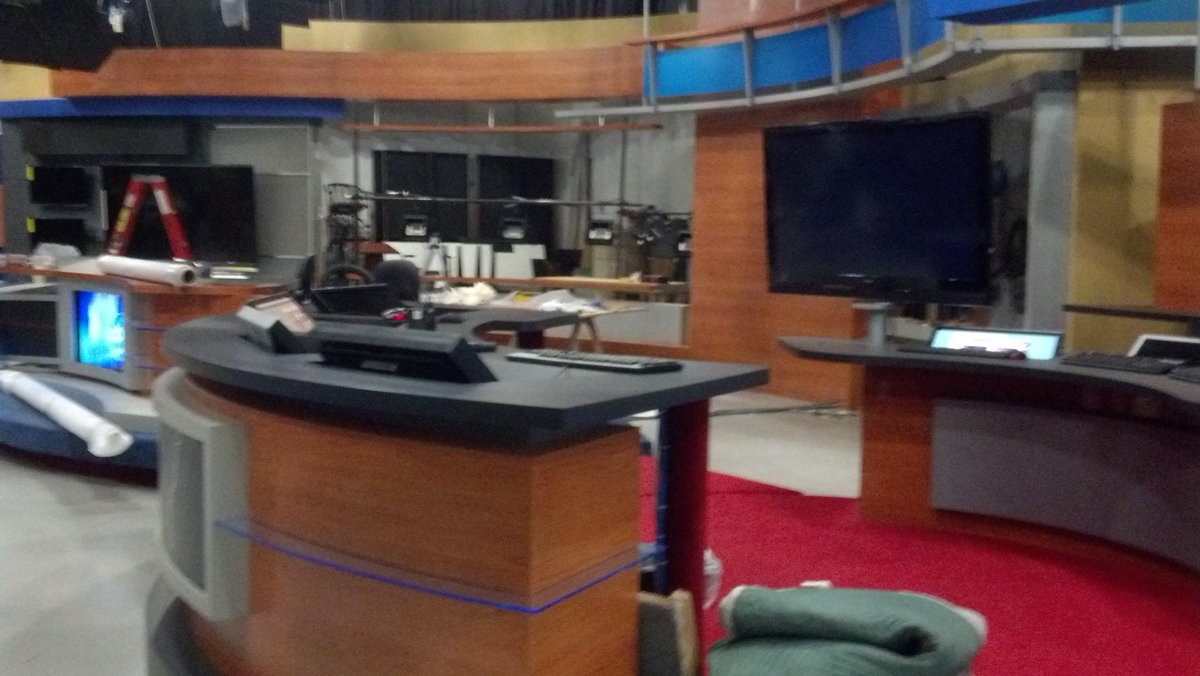NC_SPJ's tweet photo. Main anchor news desk in ABC 11 News Tour - December 2014 #NCSPJ http://t.co/exVEXcA18M