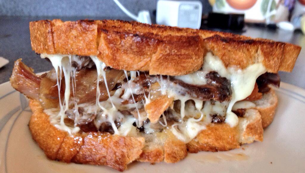 DaSuperfanss's tweet photo. BBQ Babyback Rib Meat,Carne Asada &amp; Bacon wit Gooey Provolone on Grilled Sourdough Toast. #DaSuperfansMenu #CarlsMenu http://t.co/PQY1DW4eOp