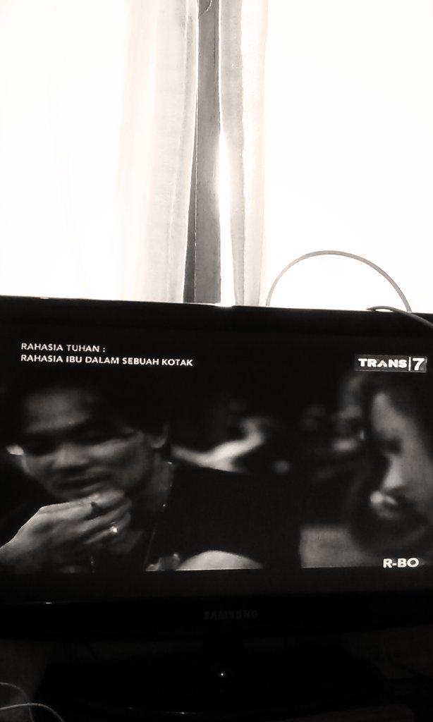 Pacaran ya kak ya" pegangan tangan hihihi <a href="/hafilandrio/">HAFIL ANDRIO PUTRA</a>