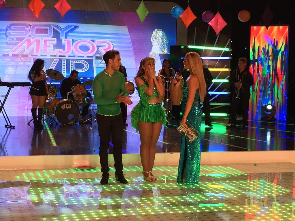 tcsoyelmejor's tweet photo. ¿Te gustó? @jasu_montero recibió comentarios positivos en su show #MerengueFuego. ¡Vamos, tú eres parte del JURADO! 🔥 http://t.co/eBvJS8NYAp