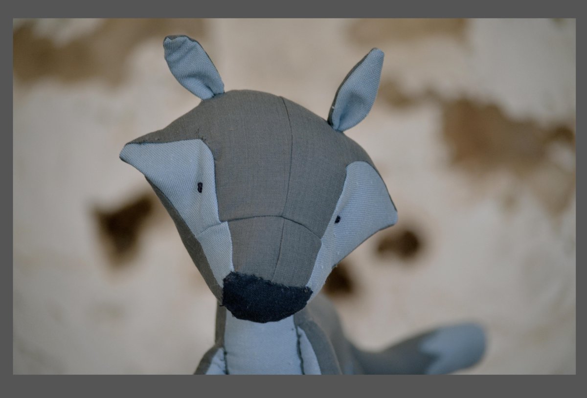 SmilingtoUnlock's tweet photo. Monsieur Renard, nuestro zorrito diseñado por Sara Fernández http://t.co/6CX0O0iD0d
