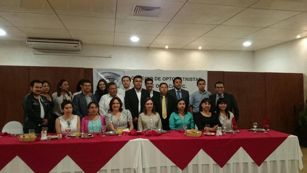 OptOaxaca's tweet photo. #tuoptometrista#yosoyAmfecco Colegio en apoyo por la salud visual http://t.co/Cmm1MA3ty2