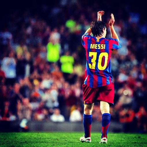 Vida_Blaugrana's tweet photo. Trofeo Joan Gamper (2005): Barça-Juventus. La noche que el mundo descubrió a Messi #fcblive (FCB) http://t.co/JlhPoNmmhy