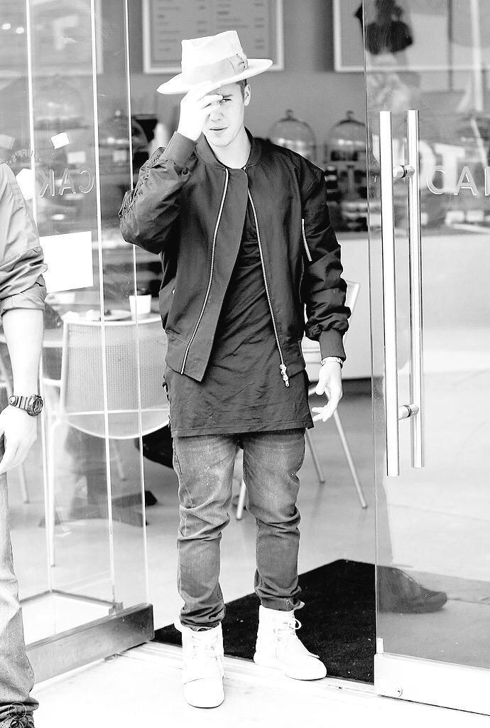 Fuck a vaycay I feel better at work 🈲